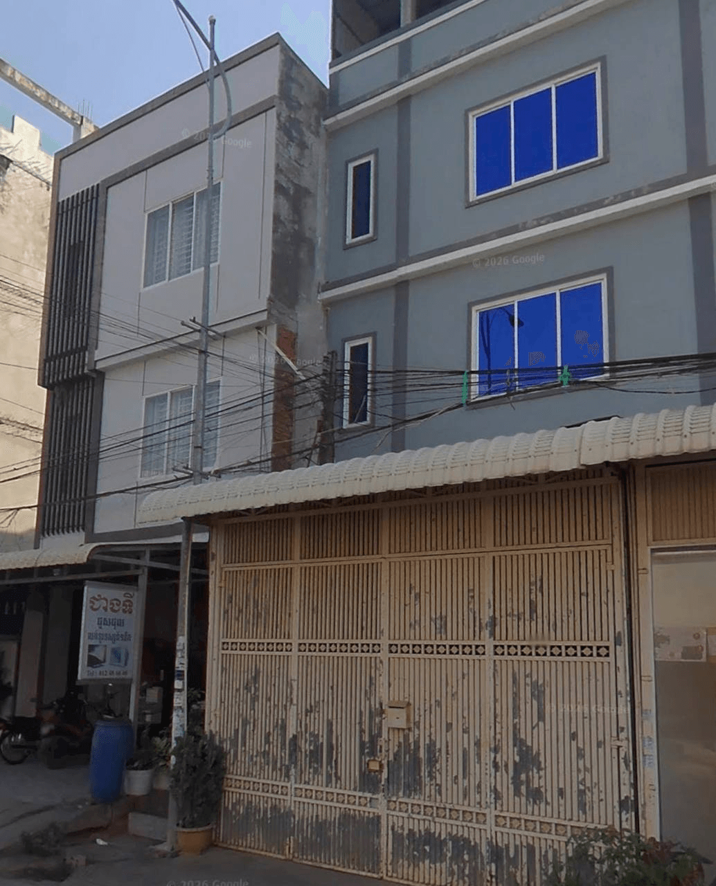 波贝当地情况通报：ibest手机店前疑似涉诈窝点聚集约50名外籍人员