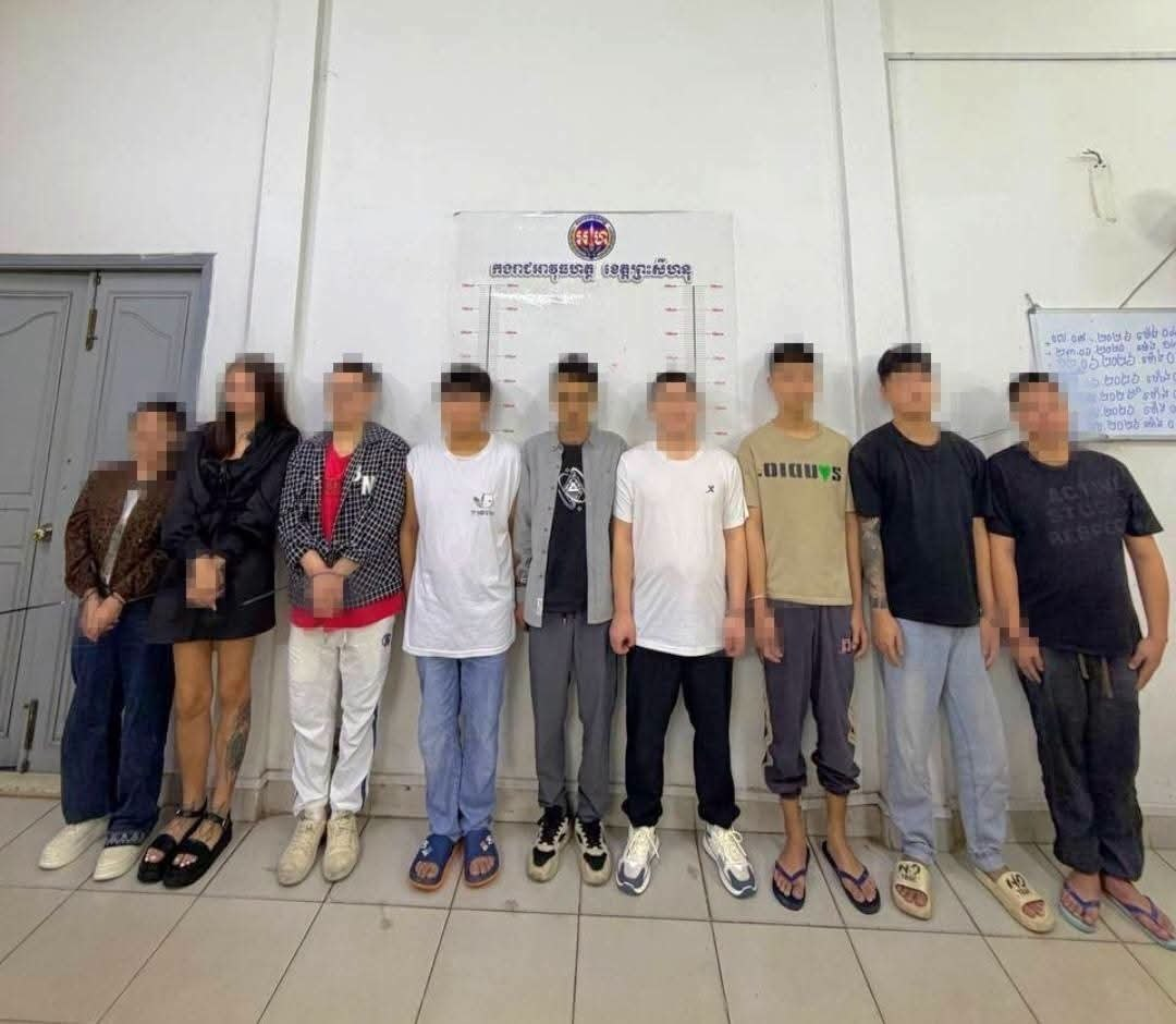西港宪兵展开突击行动，抓了18名还在搞电诈的嫌疑人，并缴获大量犯罪证据